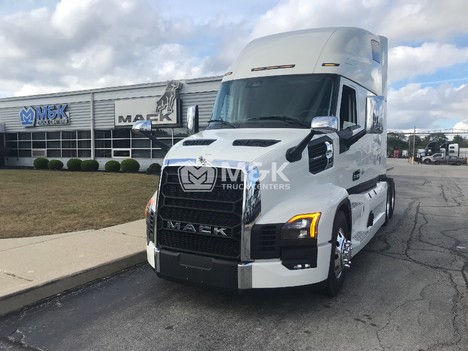 2026-mack-pioneer-mp13-sleeper #323345