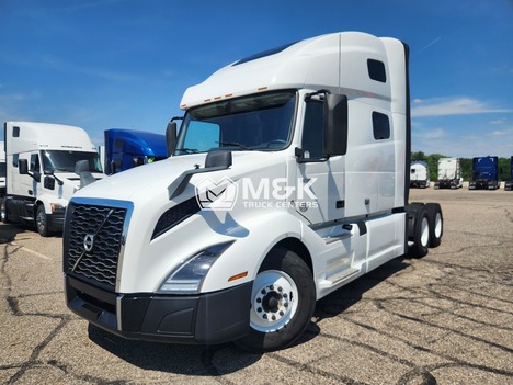 2022 VOLVO VNL64T760 Sleeper #323519