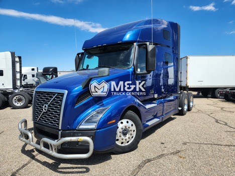 2023-volvo-vnl64t760-sleeper #323529