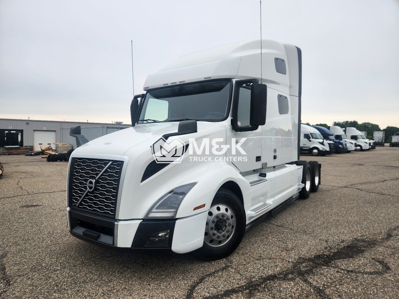 2024 VOLVO VNL64T760 Sleeper #1 2024 VOLVO VNL64T760 Sleeper #1