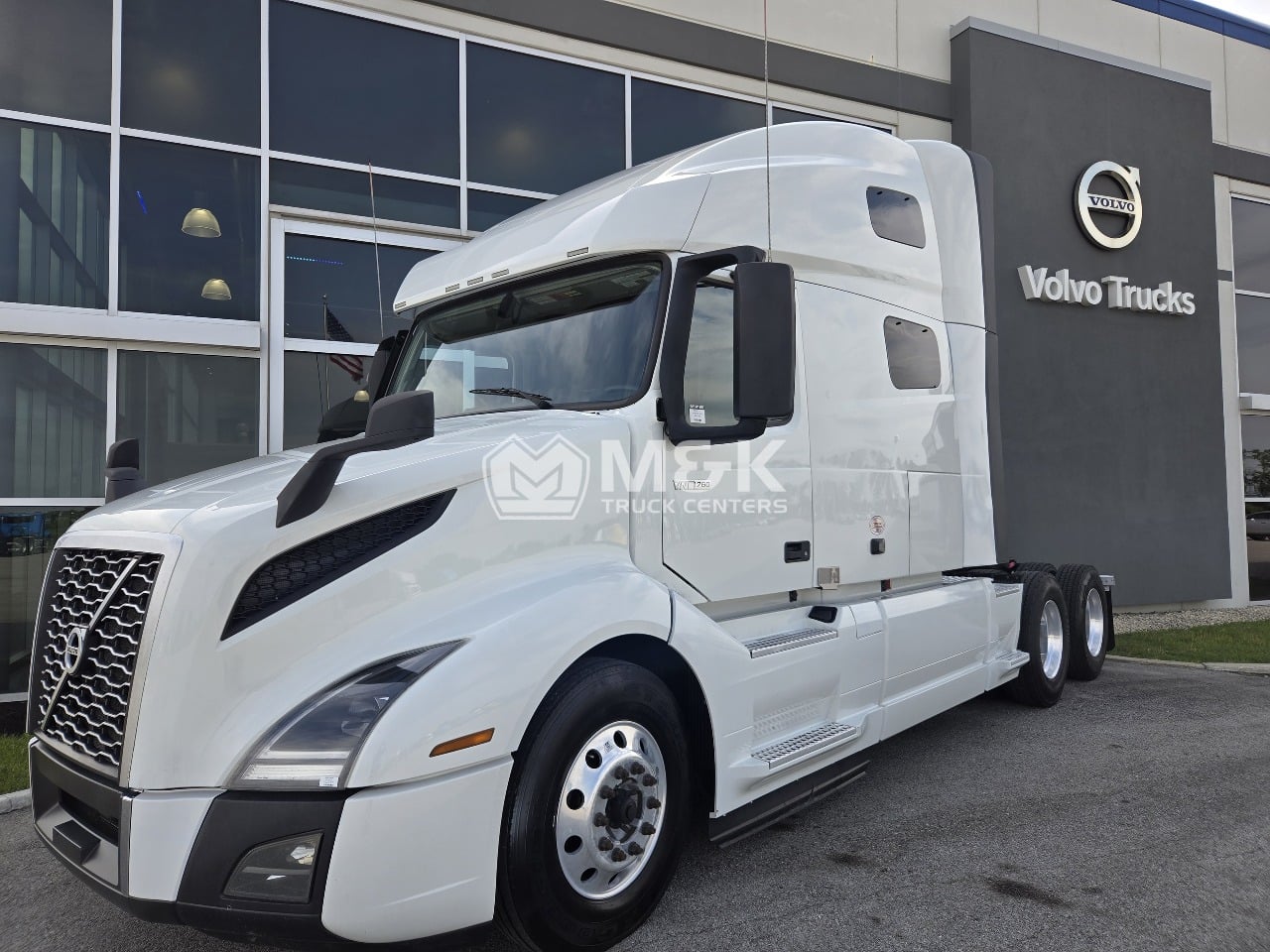 2024 VOLVO VNL64T760 Sleeper #1 2024 VOLVO VNL64T760 Sleeper #1