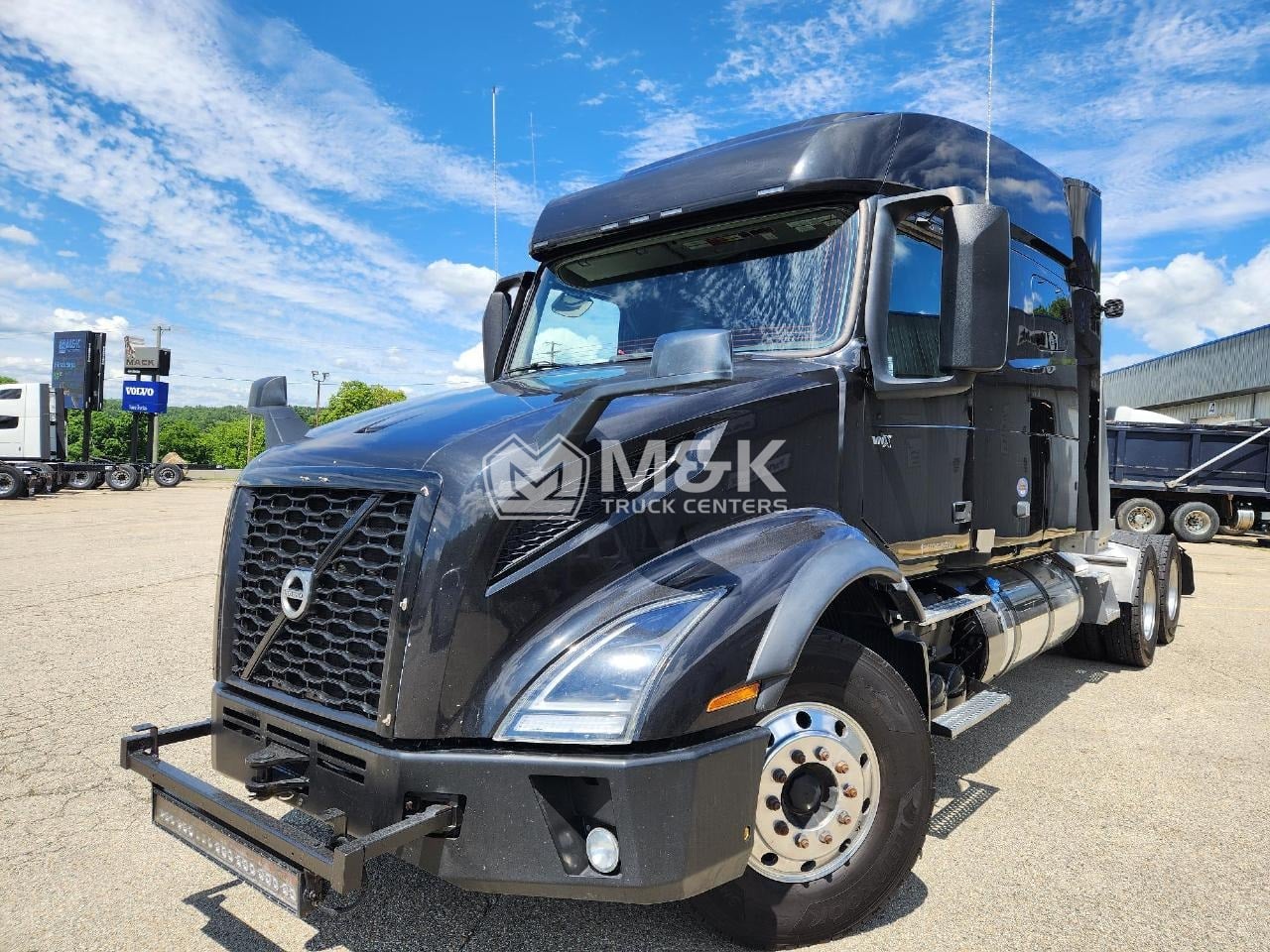 2024 VOLVO VNL64T740 Sleeper #1 2024 VOLVO VNL64T740 Sleeper #1