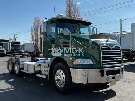 2017-mack-cxu613-daycab #323653