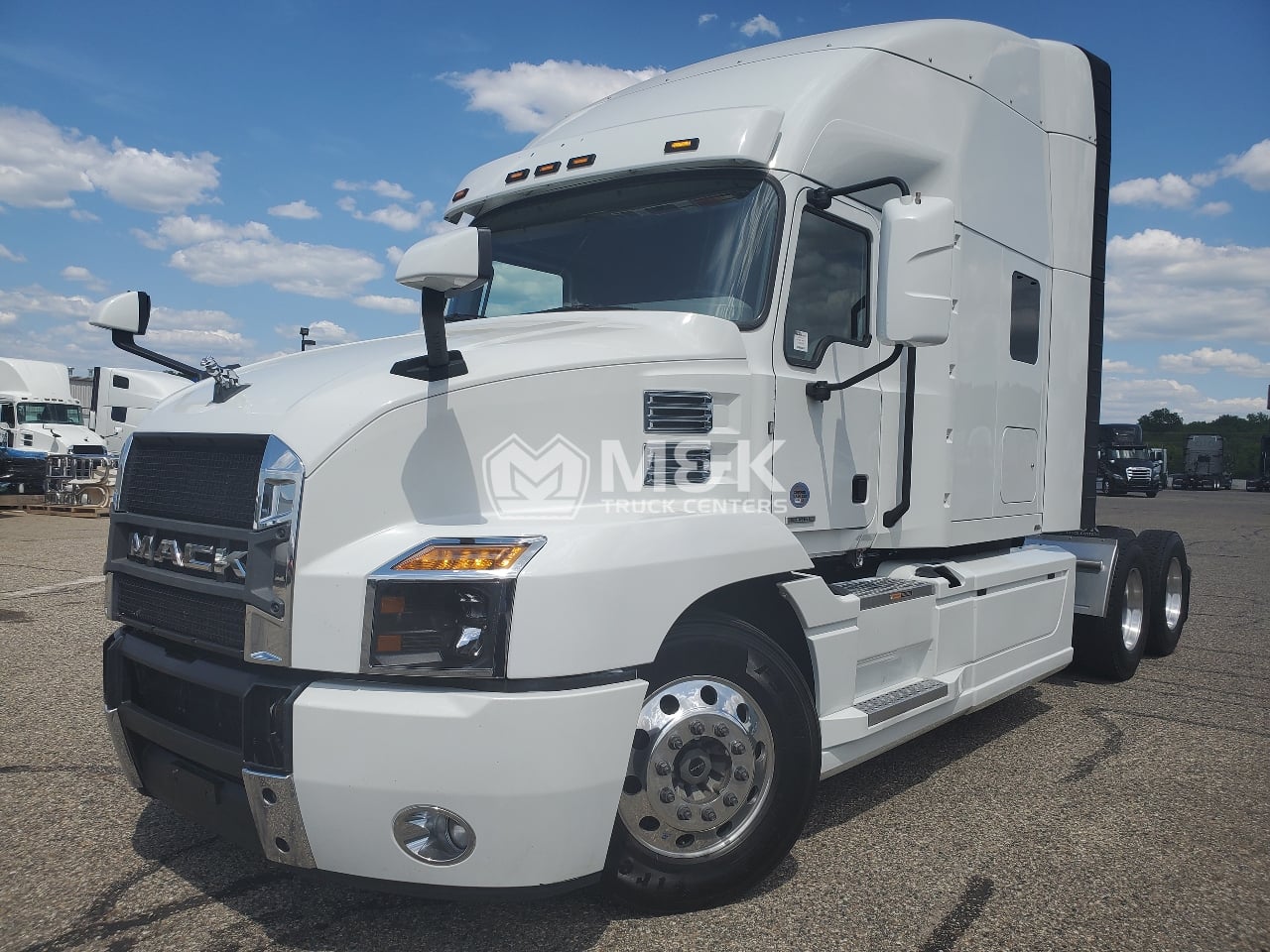 2022 MACK ANTHEM Sleeper #1 2022 MACK ANTHEM Sleeper #1