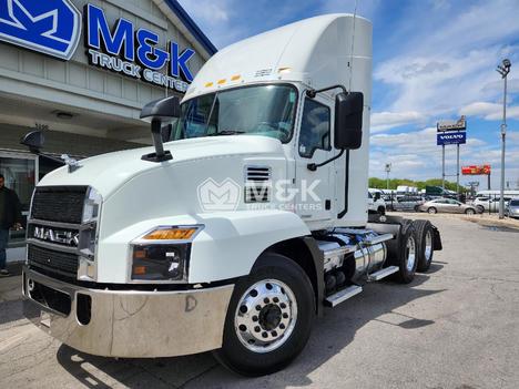 2020-mack-anthem-daycab #323812
