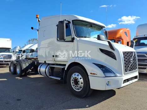2019 VOLVO VNR64T640 Sleeper #323842