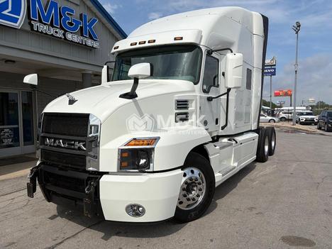 2022-mack-anthem-sleeper #324114