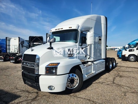 2023-mack-an64t-sleeper #324161