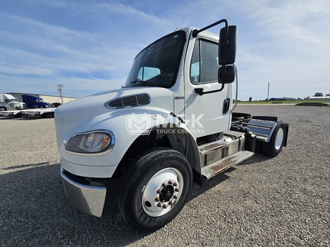2016-freightliner-m2-daycab #324210