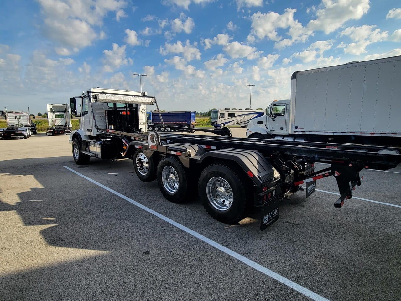 2027 Volvo VHD 300 in Pendleton, IN — photo 5