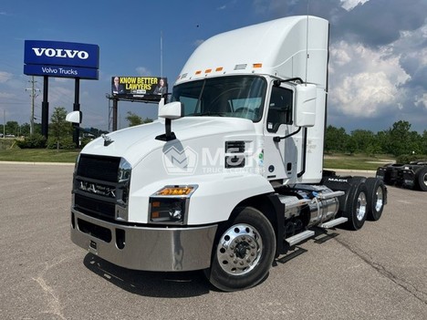 2022-mack-an64t-daycab #324232