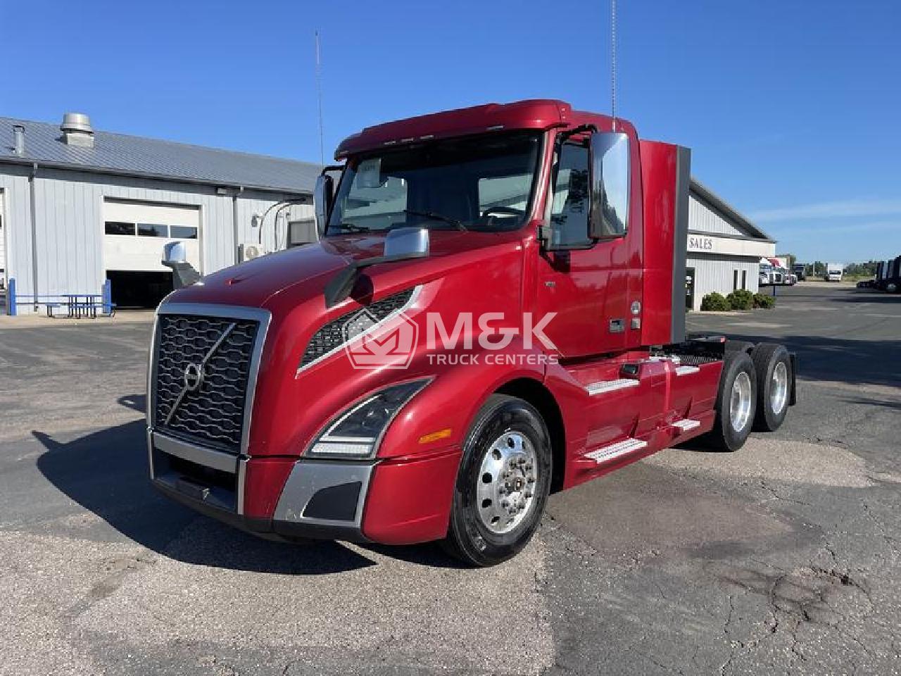 2019 VOLVO VNL64T300 Daycab #1 2019 VOLVO VNL64T300 Daycab #1