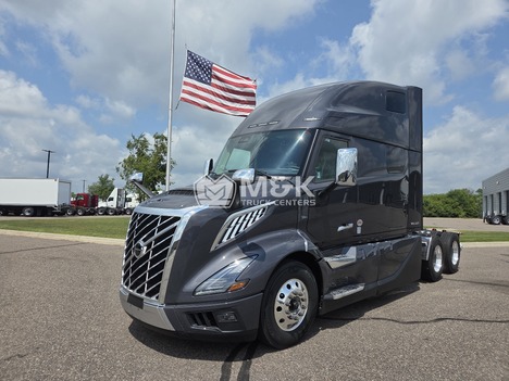 2027 Volvo NEW VNL64T860 Sleeper #324426