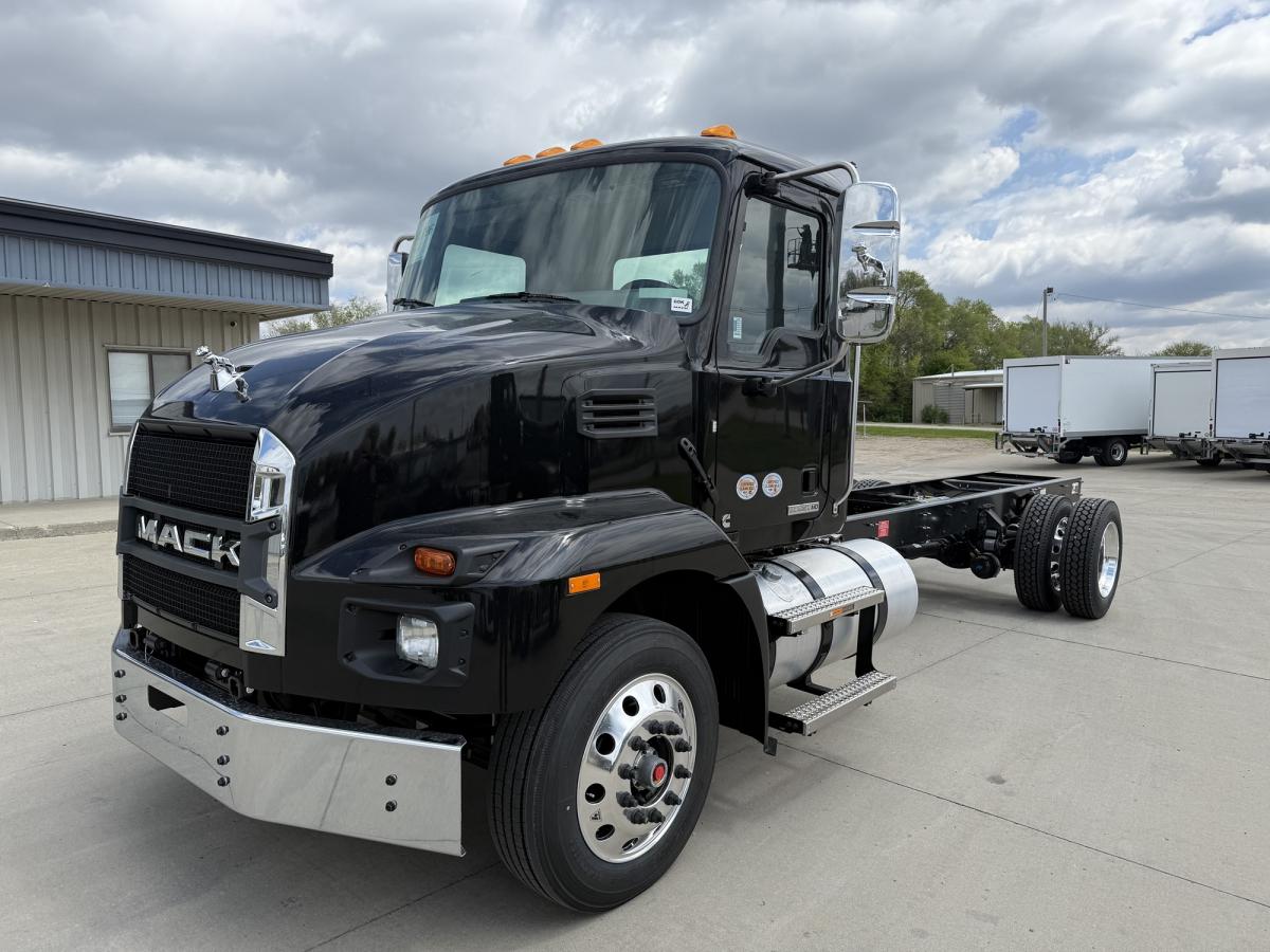 2027 Mack MD6 42 Cab Chassis Truck #1 2027 Mack MD6 42 Cab Chassis Truck #1