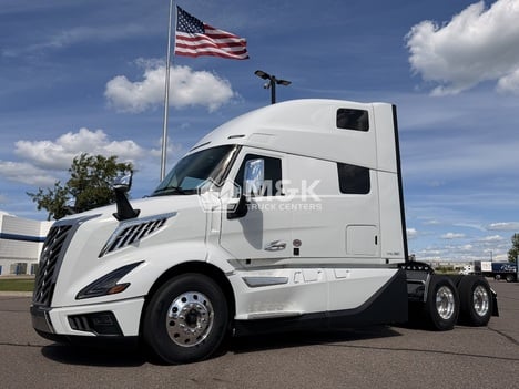 2027 Volvo NEW VNL64T860 Sleeper #324444 2027 Volvo NEW VNL64T860 Sleeper #324444