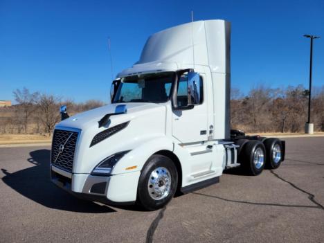2025 Volvo VNL64T300  #324448