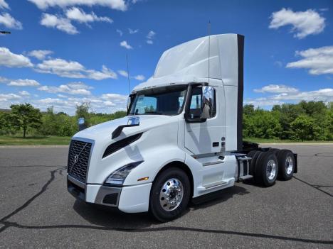 2025 Volvo VNL64T300  #324471