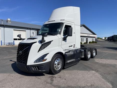 2025 Volvo NEW VNL64T300  #324540