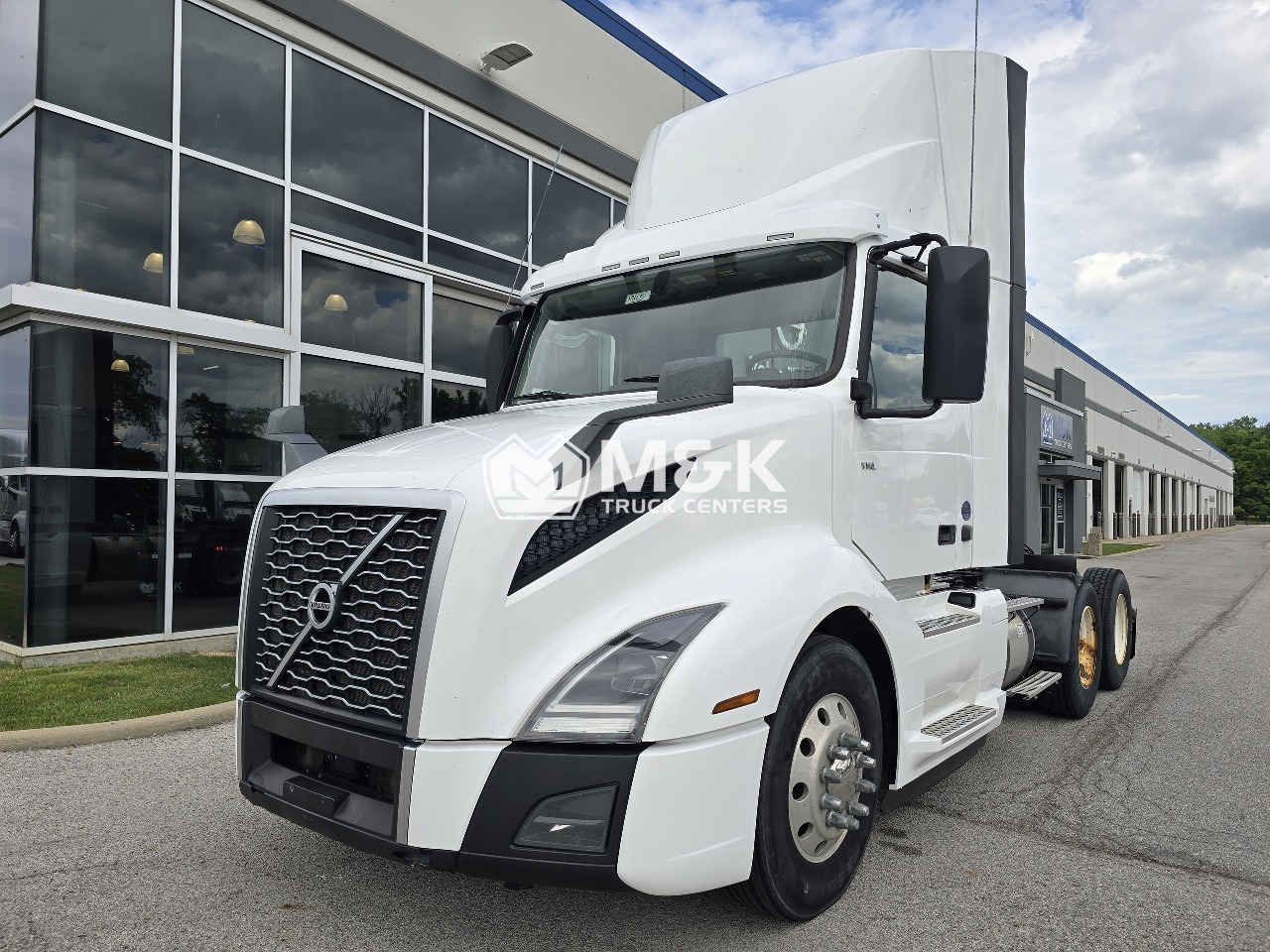 2021 VOLVO VNL64T300 Daycab #1 2021 VOLVO VNL64T300 Daycab #1