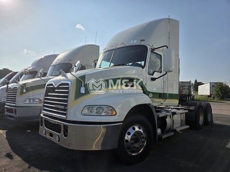 2017 MACK CXU613 Daycab #324770 2017 MACK CXU613 Daycab #324770