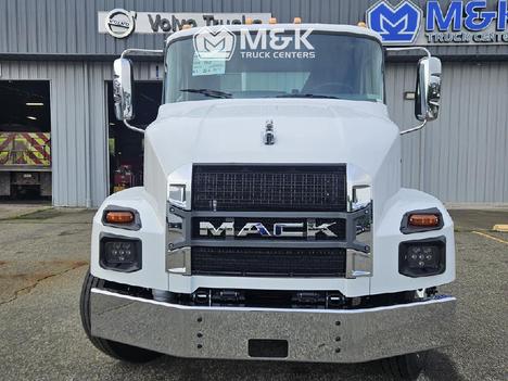 2027 MACK MD7 Cab Chassis Truck #324814 2027 MACK MD7 Cab Chassis Truck #324814