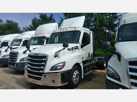 2021-freightliner-cascadia-126-daycab #324823