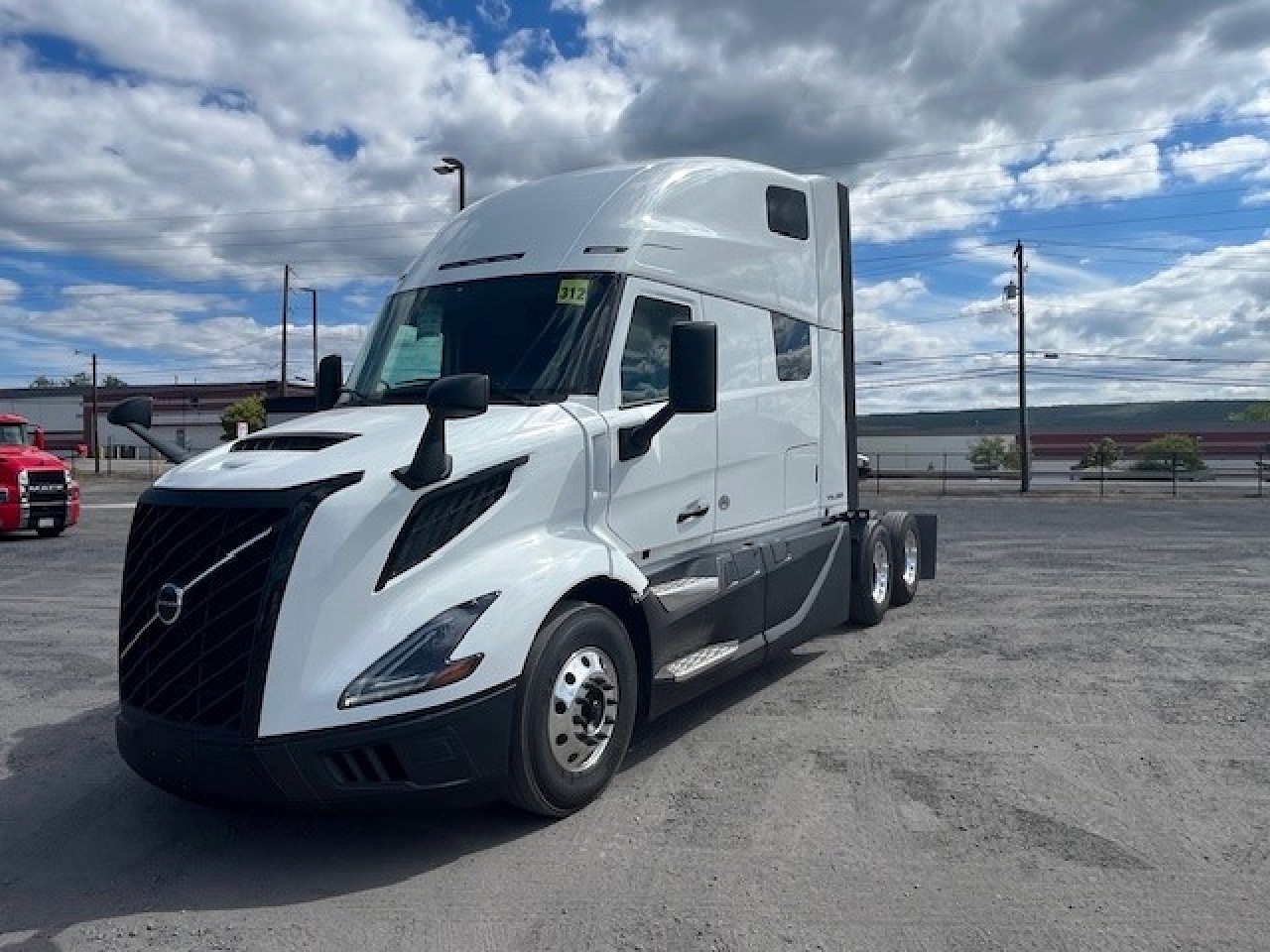 2026 Volvo VNL 860 in Dunmore, PA — photo 2