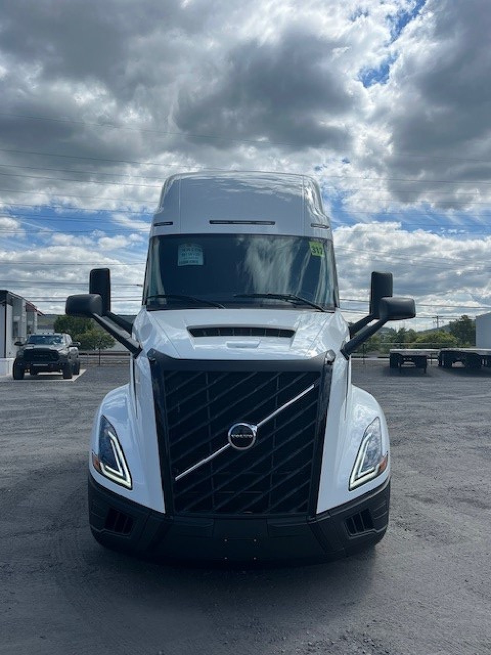 2026 Volvo VNL 860 in Dunmore, PA — photo 5