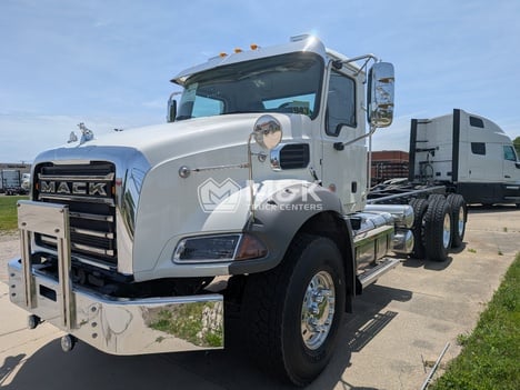 2027 MACK GR64B Cab Chassis Truck #325283 2027 MACK GR64B Cab Chassis Truck #325283