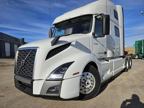 2025 VOLVO VNL64T860 Sleeper #325320