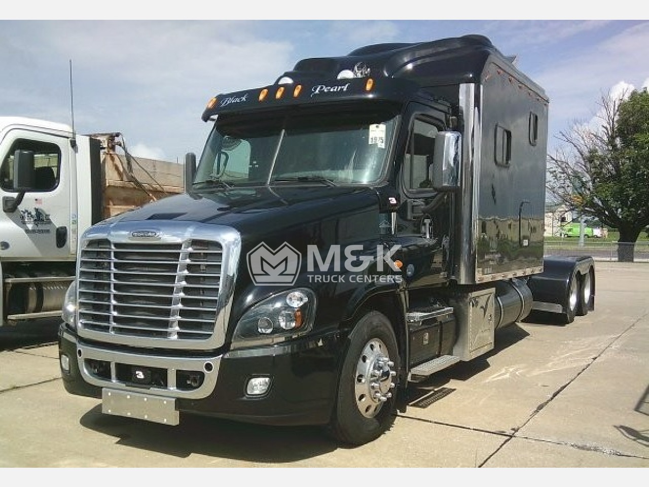 2014 FREIGHTLINER Cascadia 125 Big Bunk Sleeper #1 2014 FREIGHTLINER Cascadia 125 Big Bunk Sleeper #1
