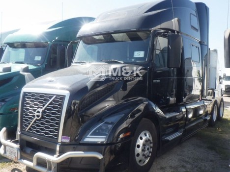 2023 VOLVO VNL64T860 Sleeper #325791