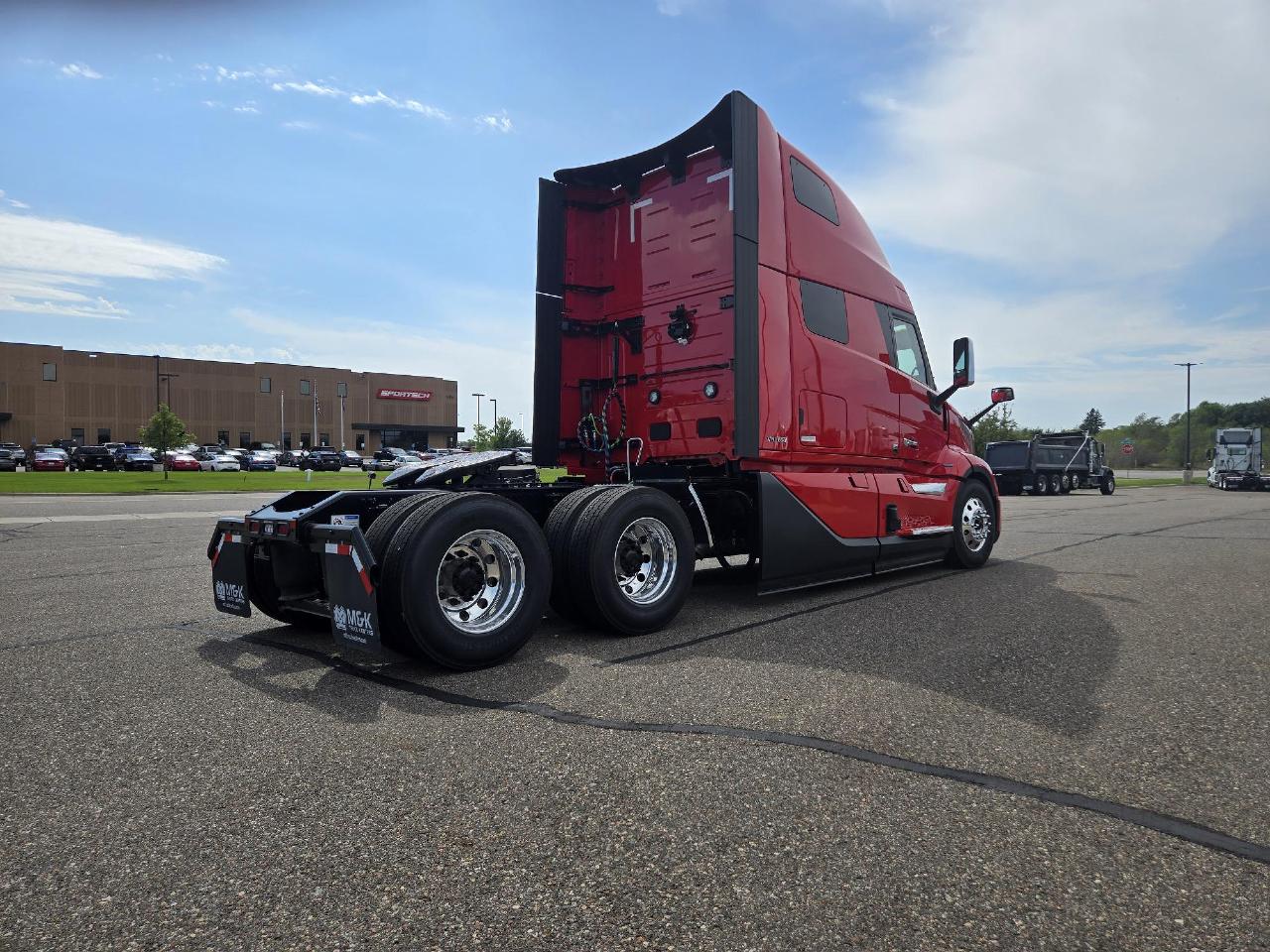 2027 Volvo VNL 860 in Elk River, MN — photo 5