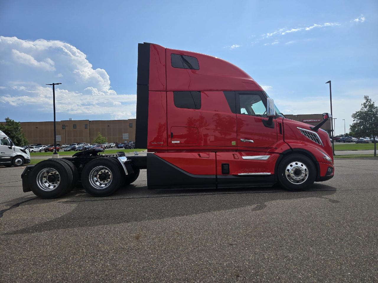 2027 Volvo VNL 860 in Elk River, MN — photo 6