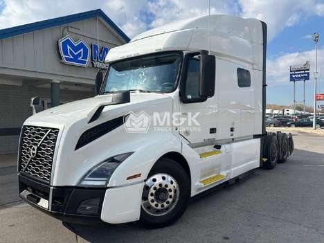2022 VOLVO VNL64T740 Sleeper #325868 2022 VOLVO VNL64T740 Sleeper #325868