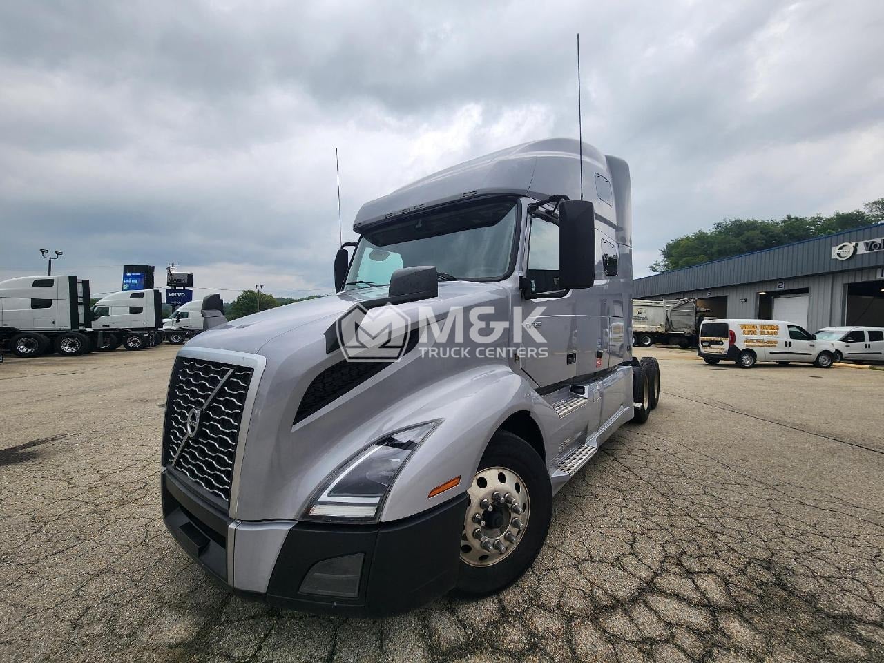 2022 VOLVO VNL64T760 Sleeper #1 2022 VOLVO VNL64T760 Sleeper #1