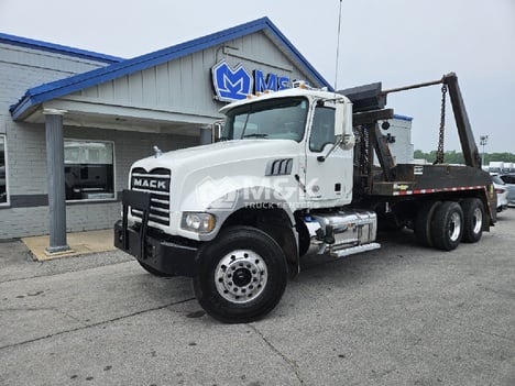 2022 MACK GRF64T Roll-Off Truck #325993 2022 MACK GRF64T Roll-Off Truck #325993