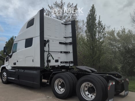 2026 MACK Pioneer Sleeper #325999 2026 MACK Pioneer Sleeper #325999