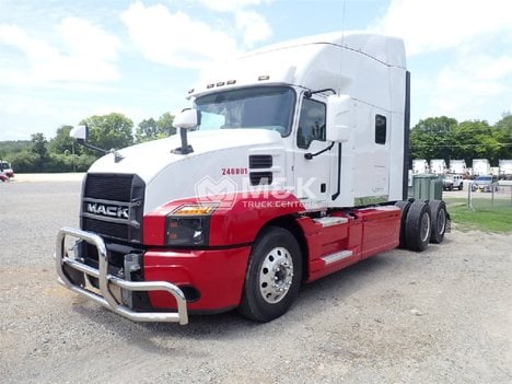 2024 MACK Anthem Sleeper #326040 2024 MACK Anthem Sleeper #326040
