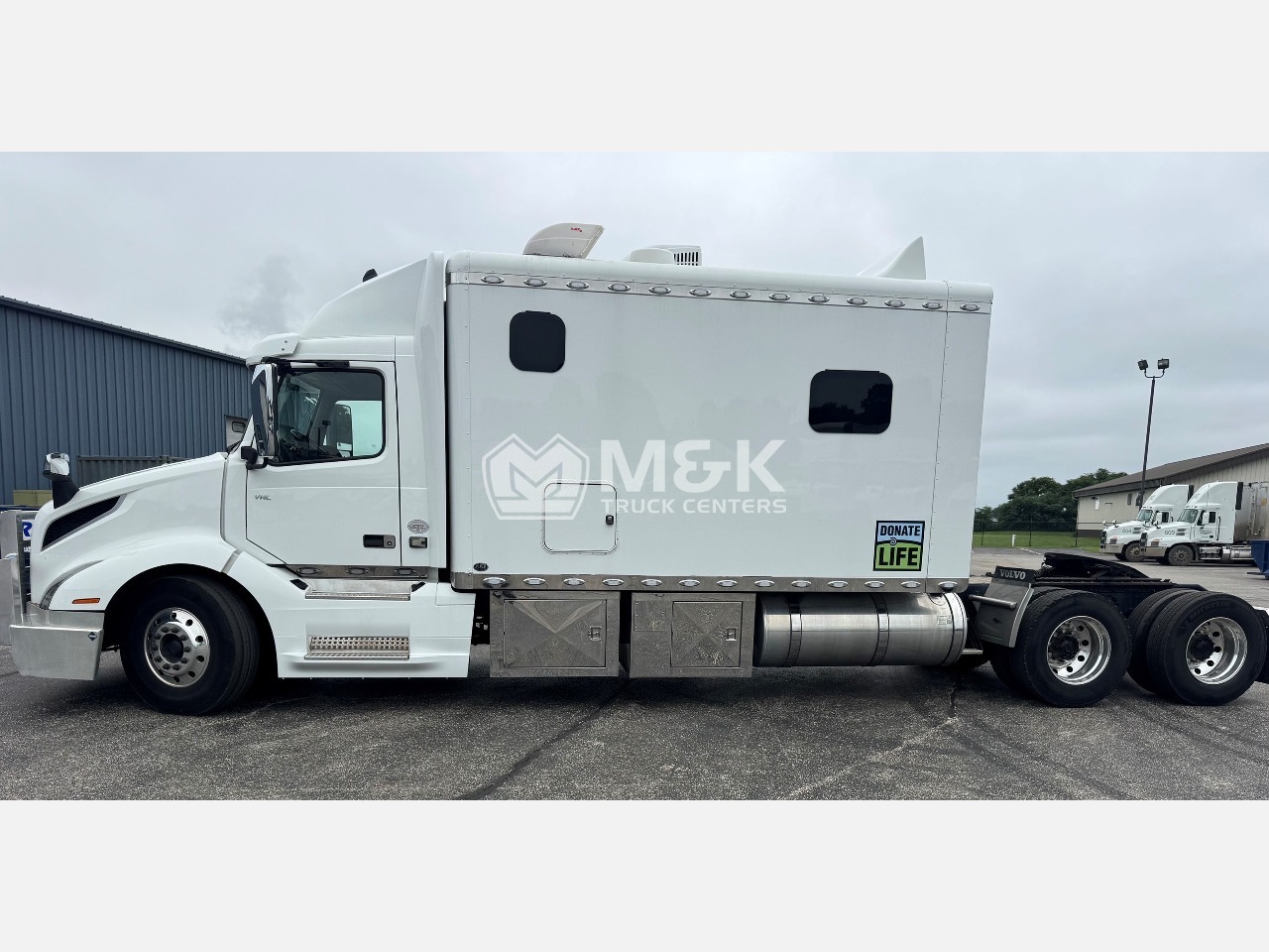 2023 Volvo VNL 300