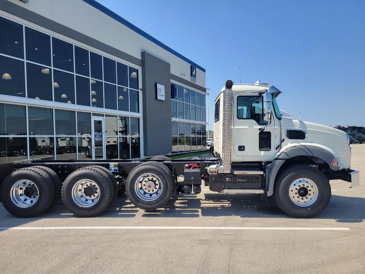 2027 Mack in Pendleton, IN — photo 2
