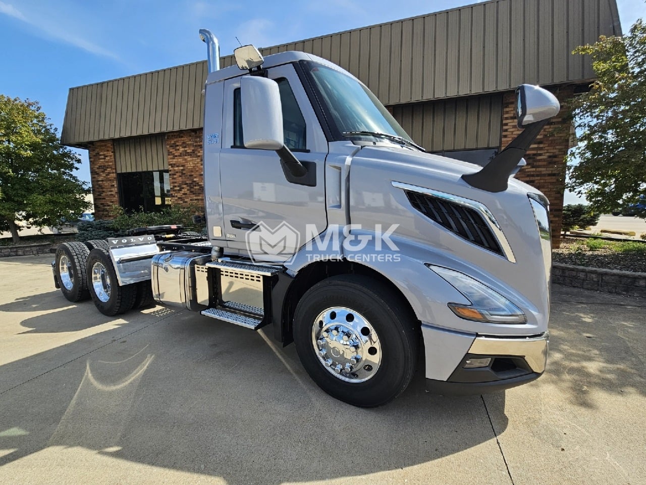 2027 Volvo VNR 640 in Kahoka, MO — photo 2