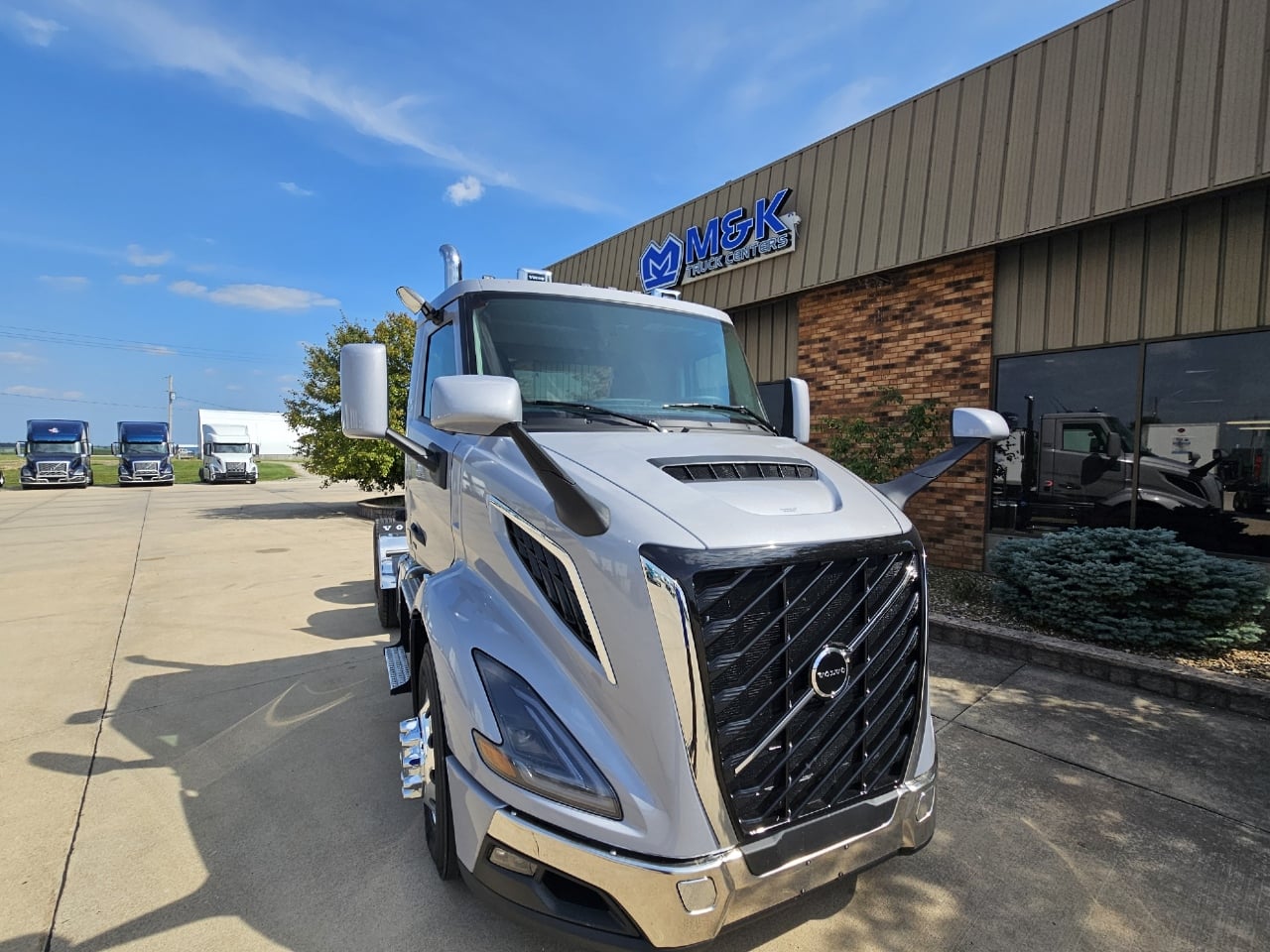 2027 Volvo VNR 640 in Kahoka, MO — photo 3