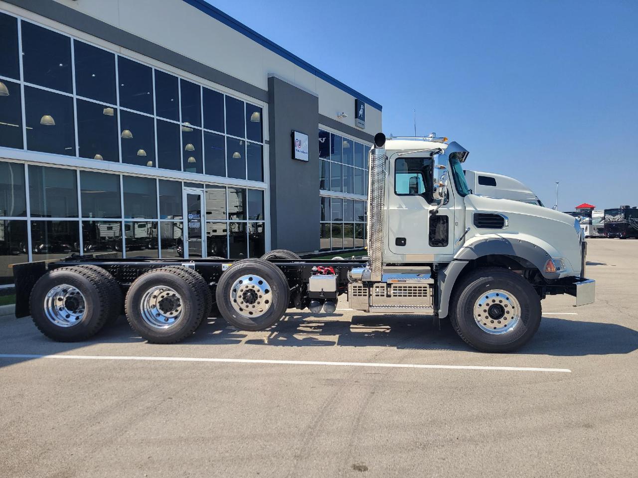 2027 Mack in Pendleton, IN — photo 2