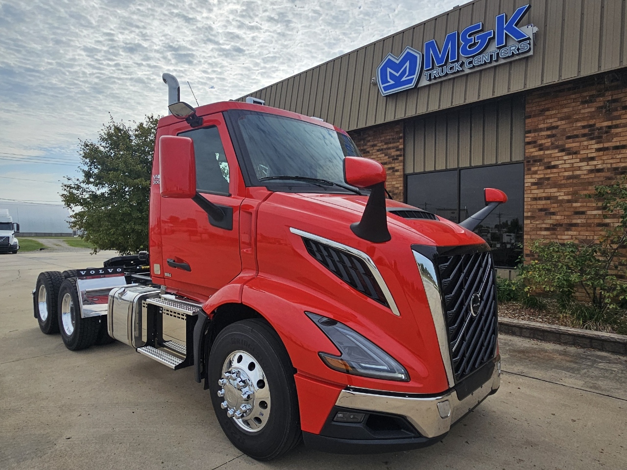 2027 Volvo VNR 640 in Kahoka, MO — photo 2