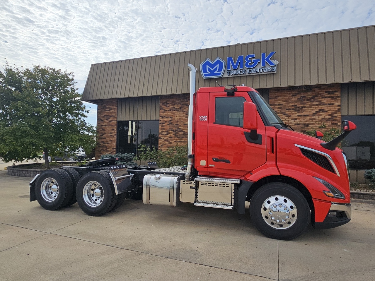 2027 Volvo VNR 640 in Kahoka, MO — photo 3