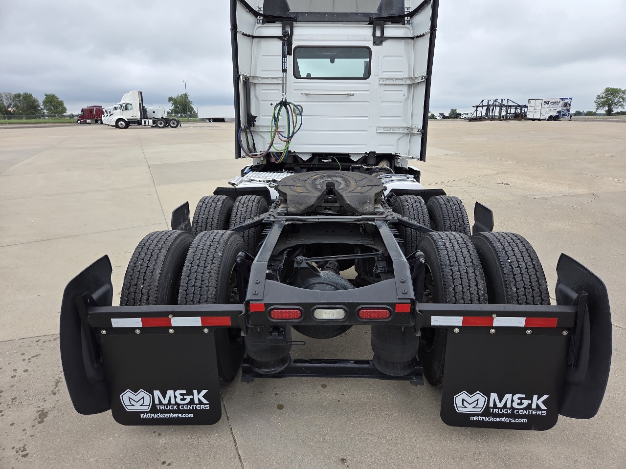 2022 Volvo VNR 640 in Pendleton, IN — photo 3