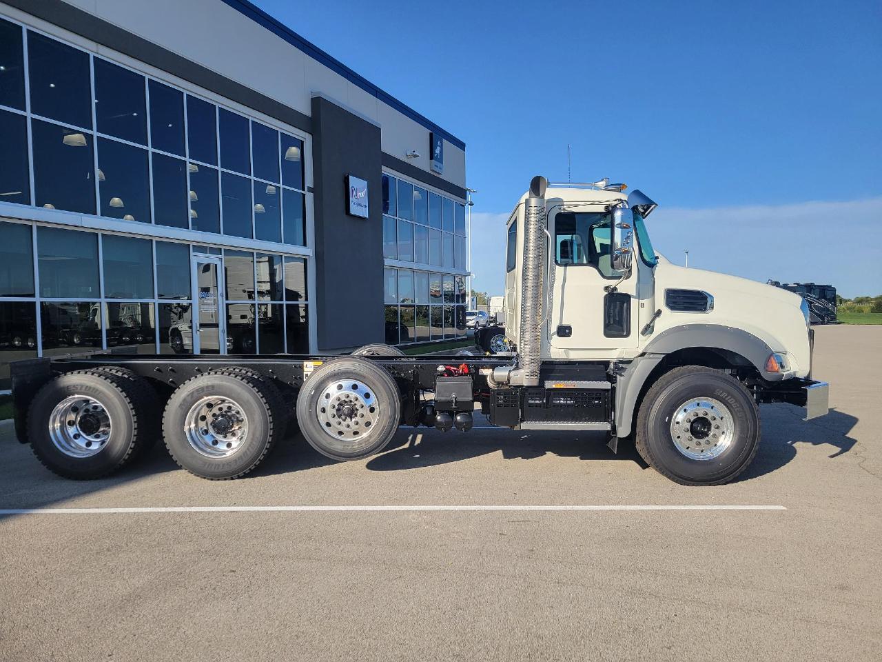 2027 Mack Granite in Pendleton, IN — photo 2