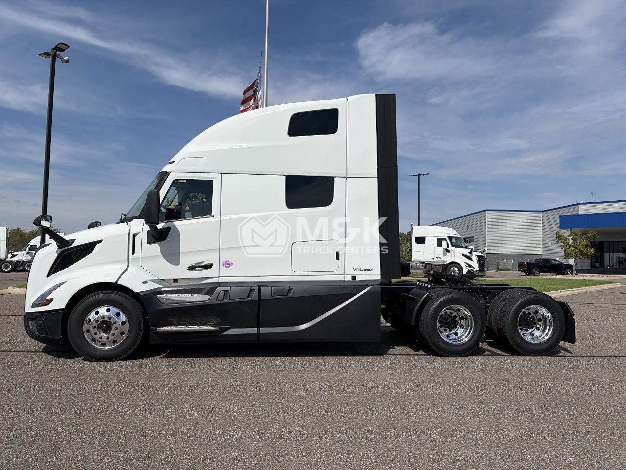 2027 Volvo in Elk River, MN — photo 2