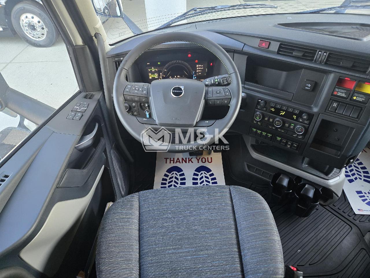 2027 Volvo VNL 860 in Elk River, MN — photo 8